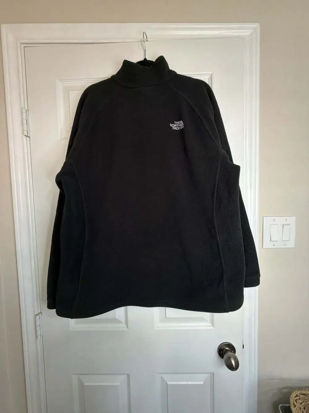 The North Face Men's Full-Zip Fleece Jacket in Black